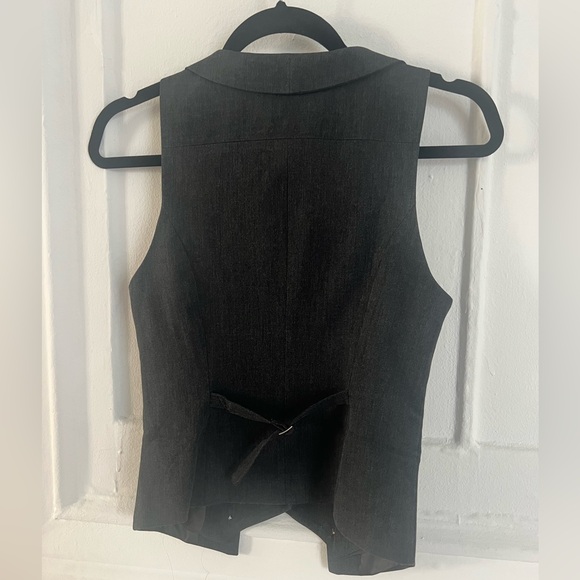 Vest - Picture 2 of 5